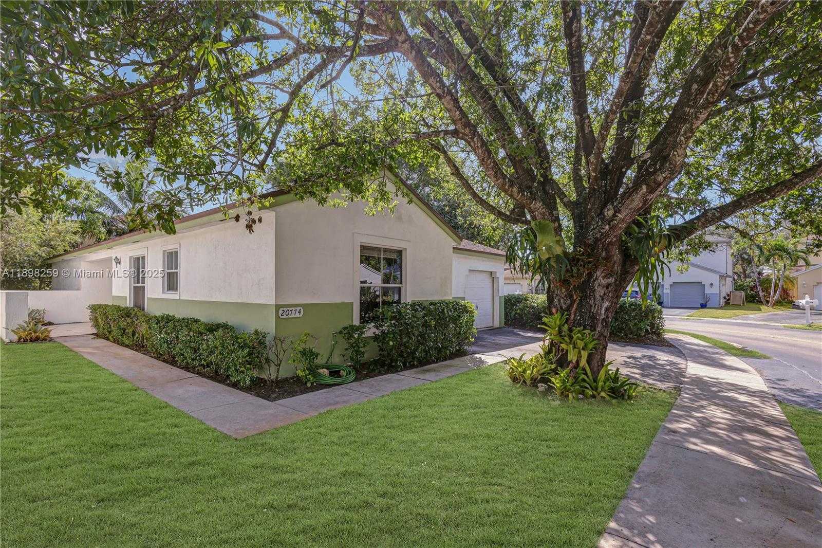 Small Image of 20774 NORTH WEST 3RD CT, Pembroke Pines Number 31