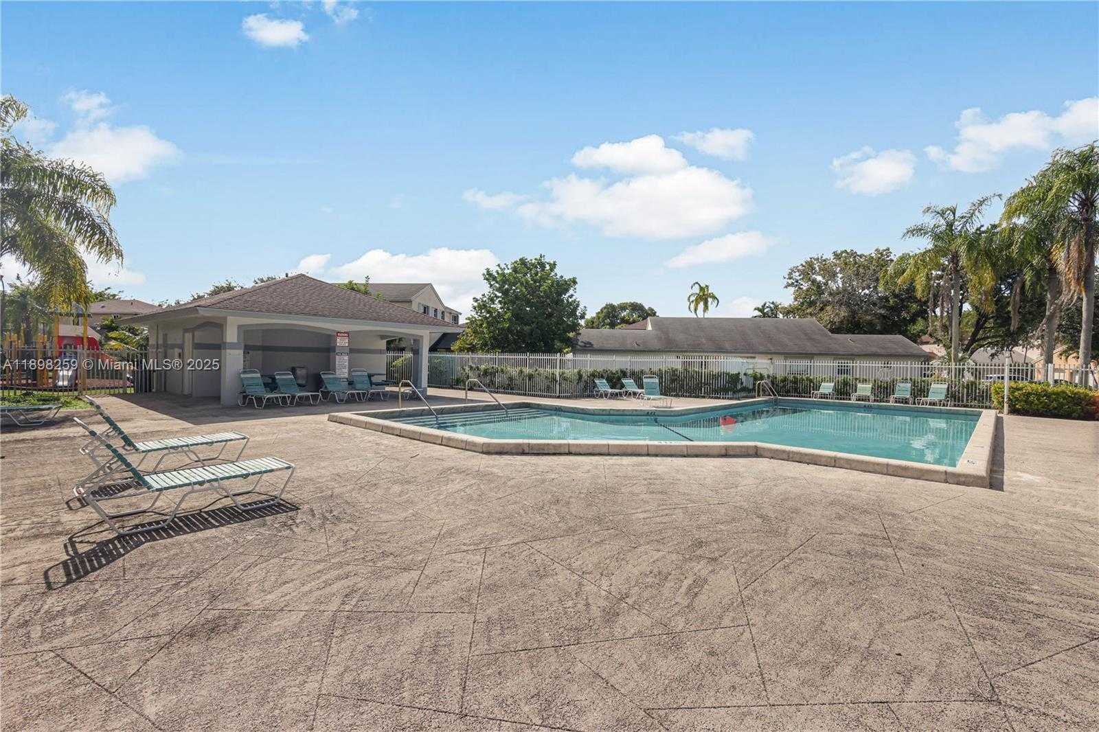 Small Image of 20774 NORTH WEST 3RD CT, Pembroke Pines Number 32
