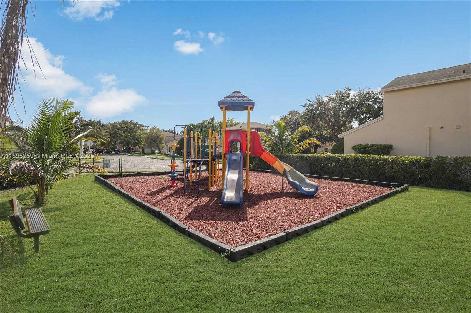 Small Image of 20774 NORTH WEST 3RD CT, Pembroke Pines Number 34