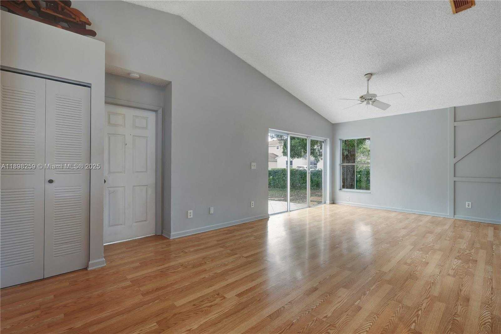 Small Image of 20774 NORTH WEST 3RD CT, Pembroke Pines Number 5