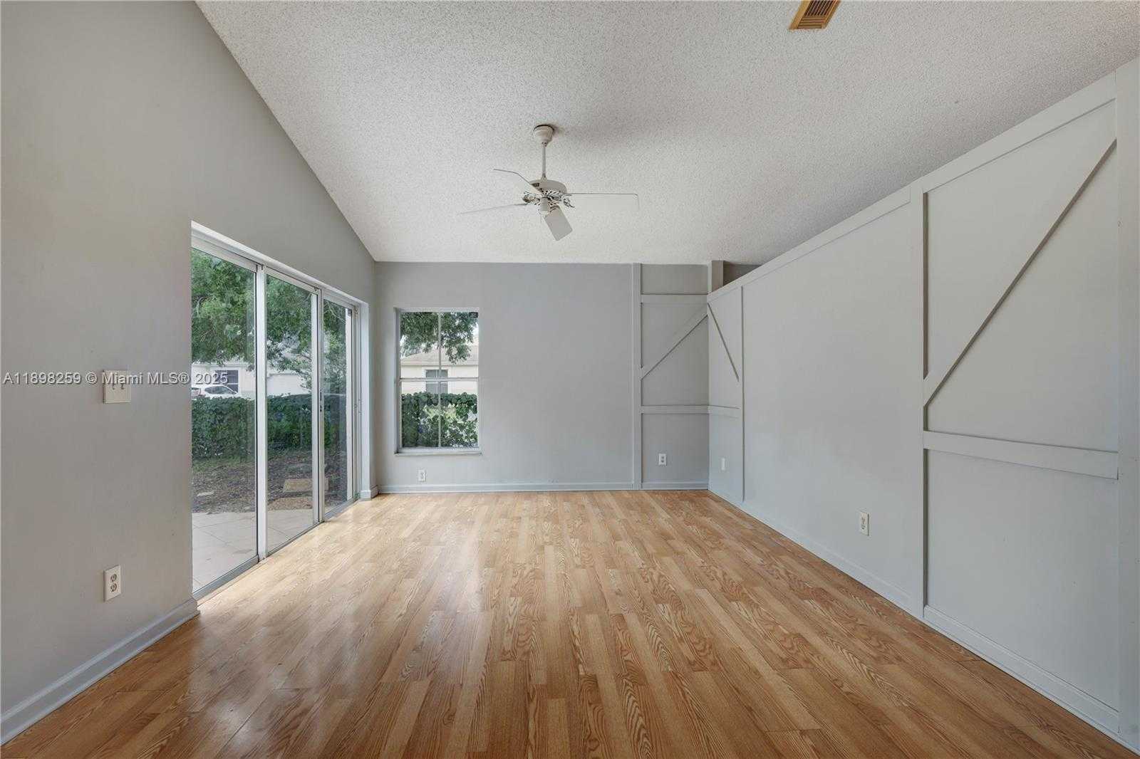Small Image of 20774 NORTH WEST 3RD CT, Pembroke Pines Number 6