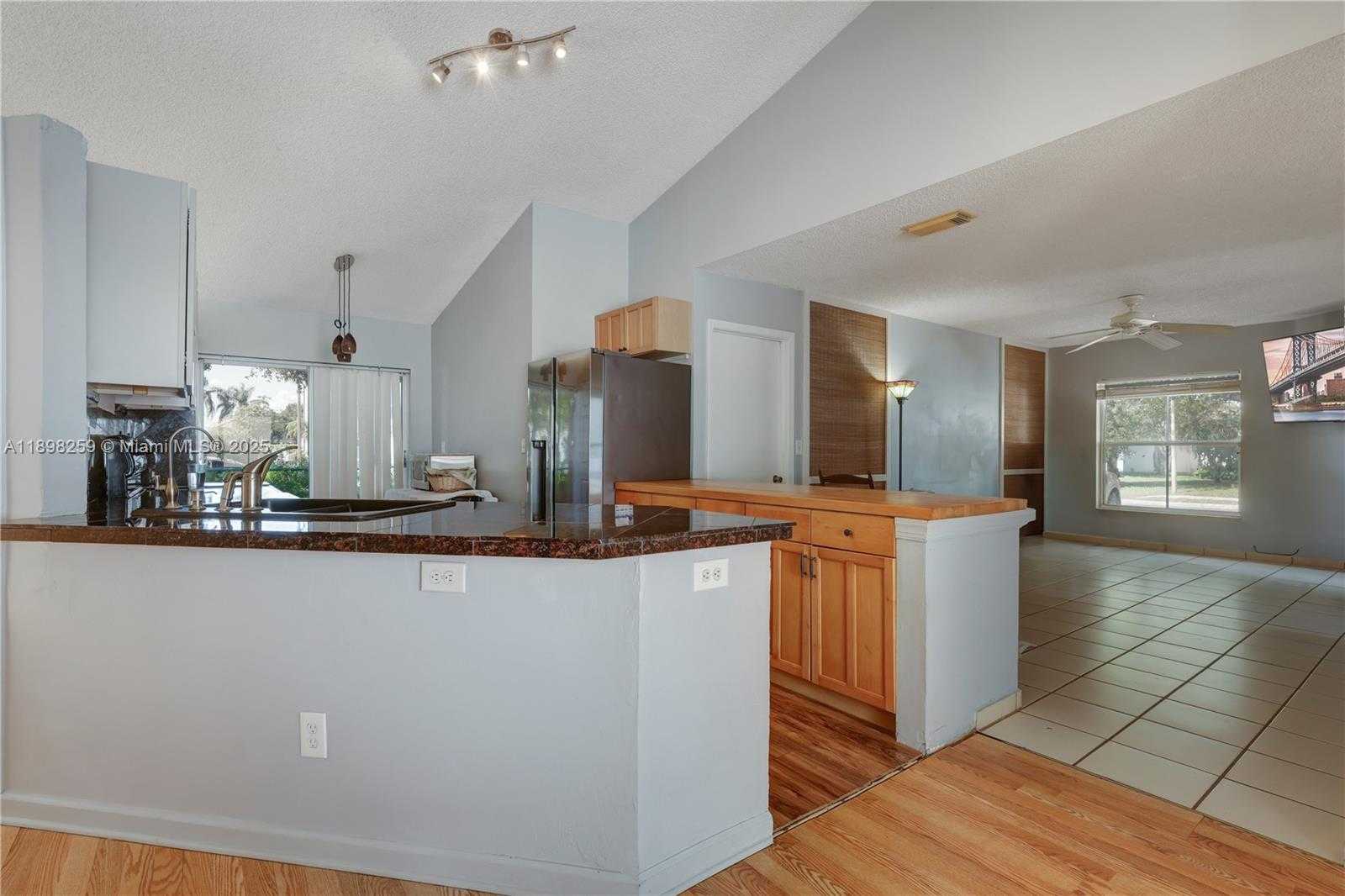 Small Image of 20774 NORTH WEST 3RD CT, Pembroke Pines Number 9