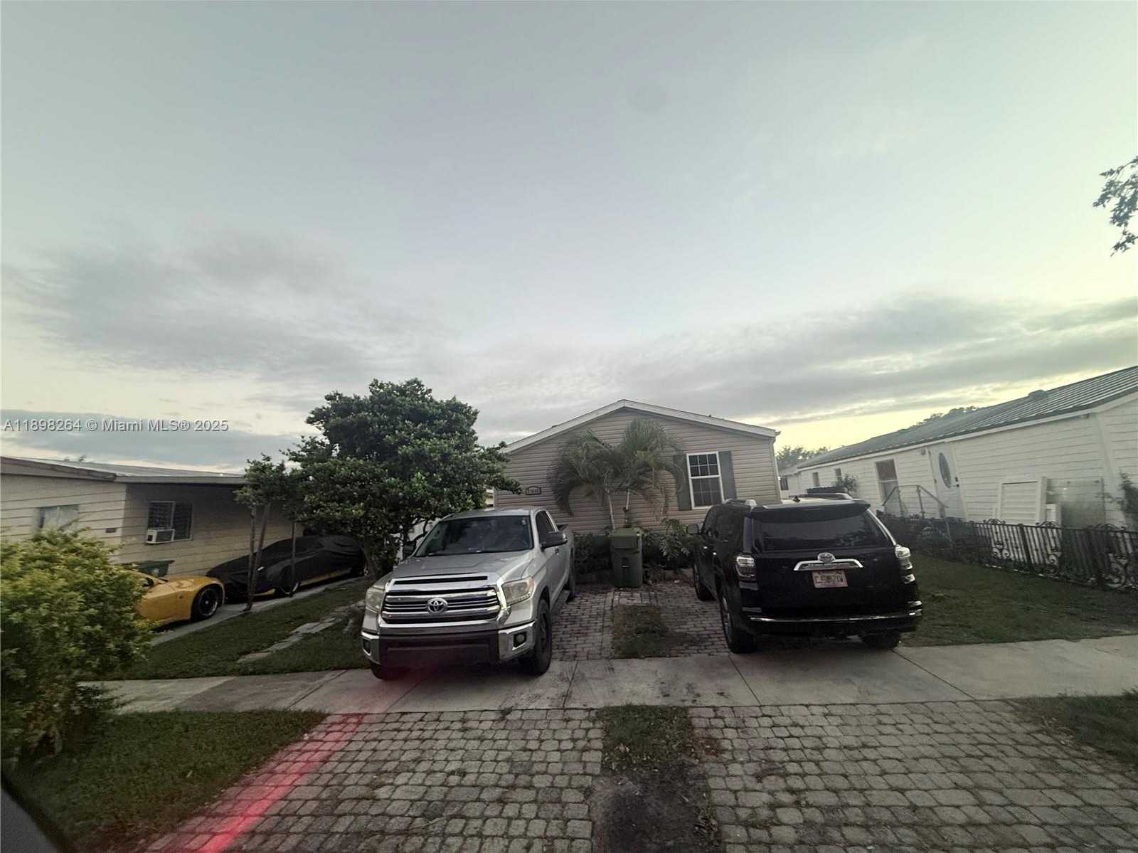 Small Image of 21640 NORTH WEST 3RD PL, Pembroke Pines Number 16
