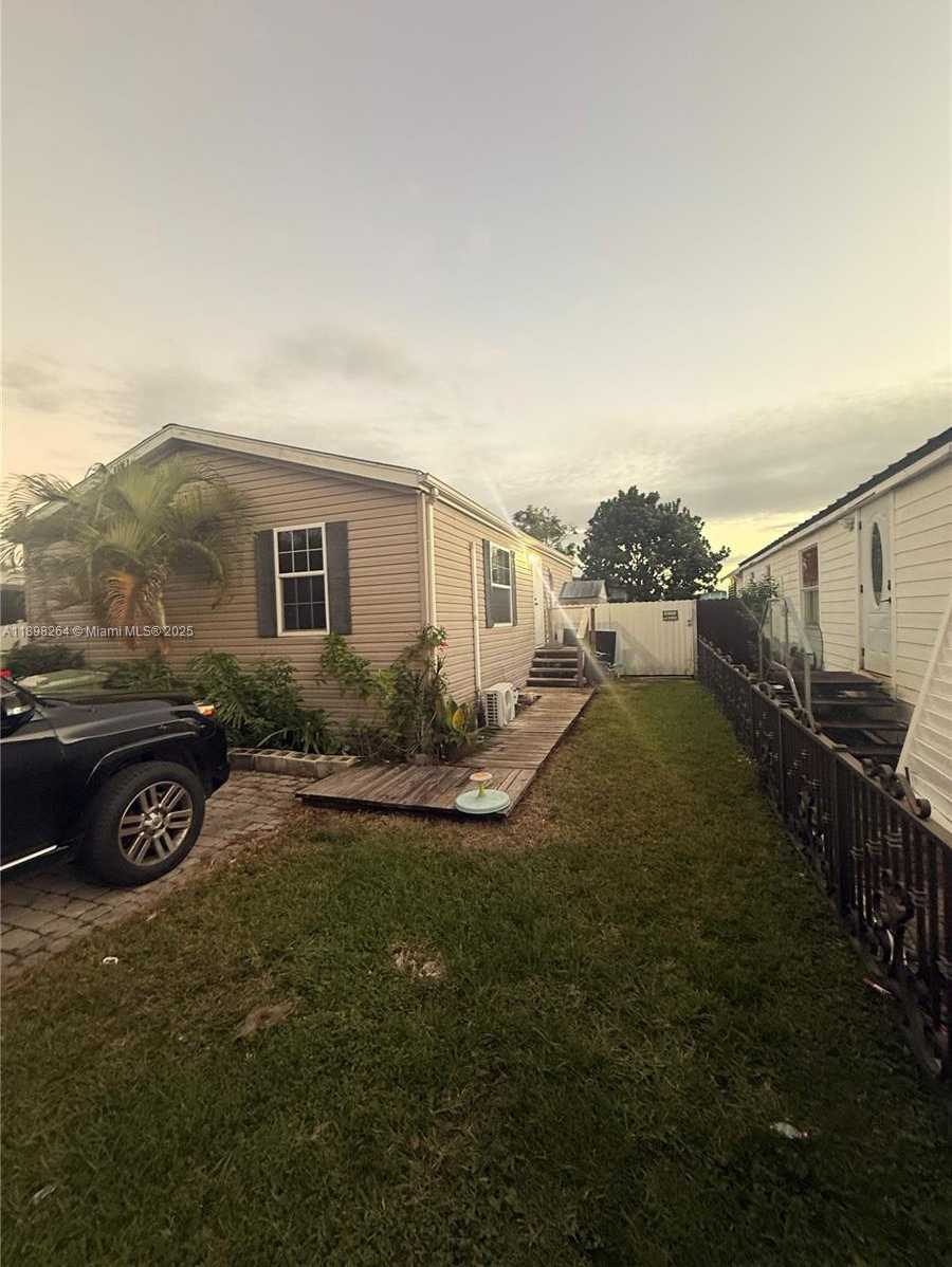 Small Image of 21640 NORTH WEST 3RD PL, Pembroke Pines Number 3