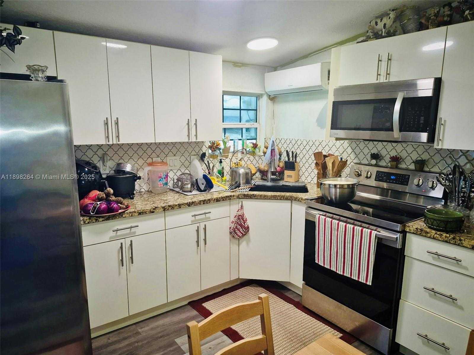 Small Image of 21640 NORTH WEST 3RD PL, Pembroke Pines Number 4