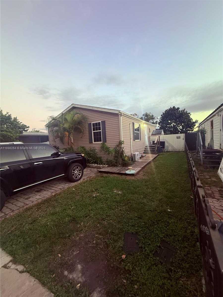 Small Image of 21640 NORTH WEST 3RD PL, Pembroke Pines Number 5