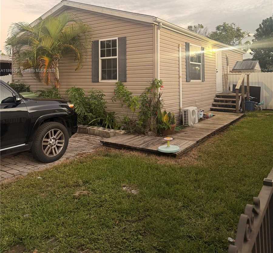 Small Image of 21640 NORTH WEST 3RD PL, Pembroke Pines Number 7