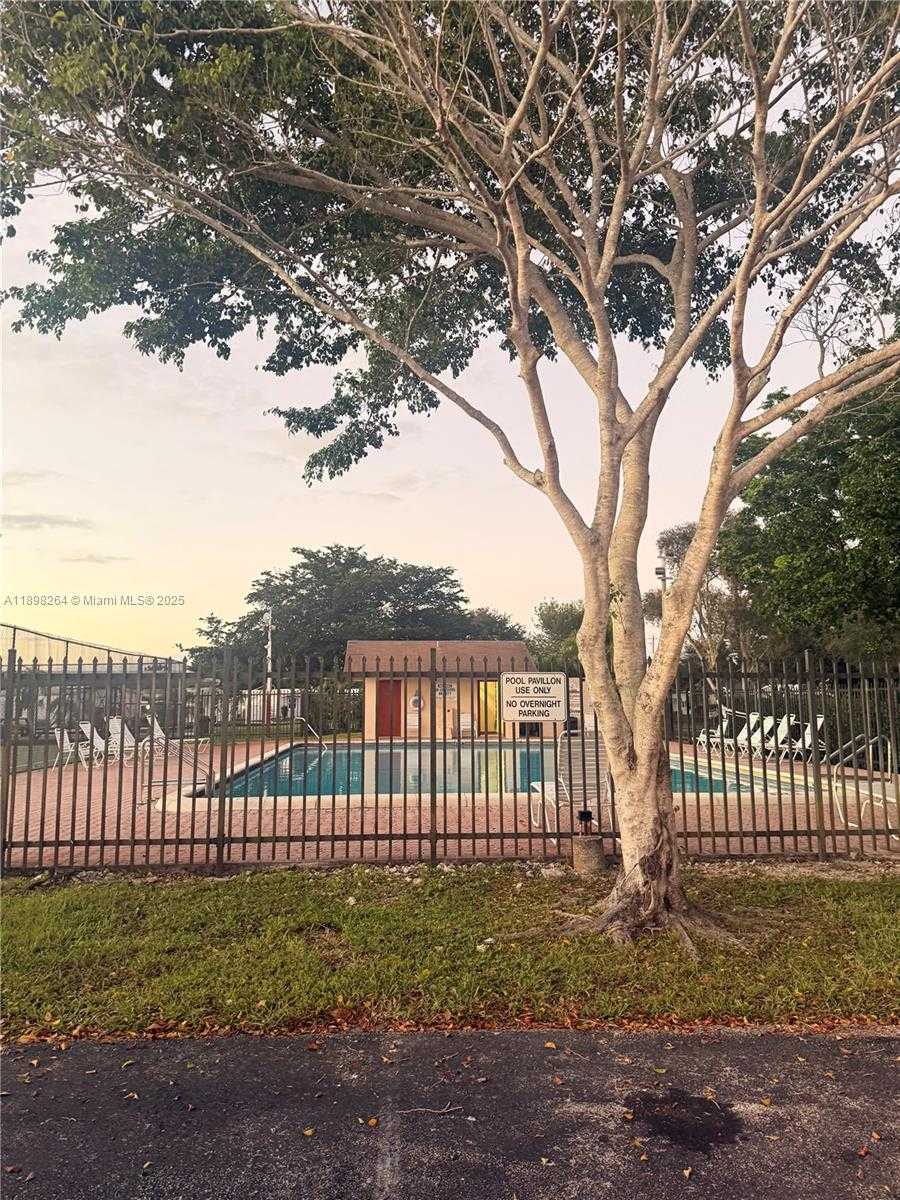 Small Image of 21640 NORTH WEST 3RD PL, Pembroke Pines Number 9