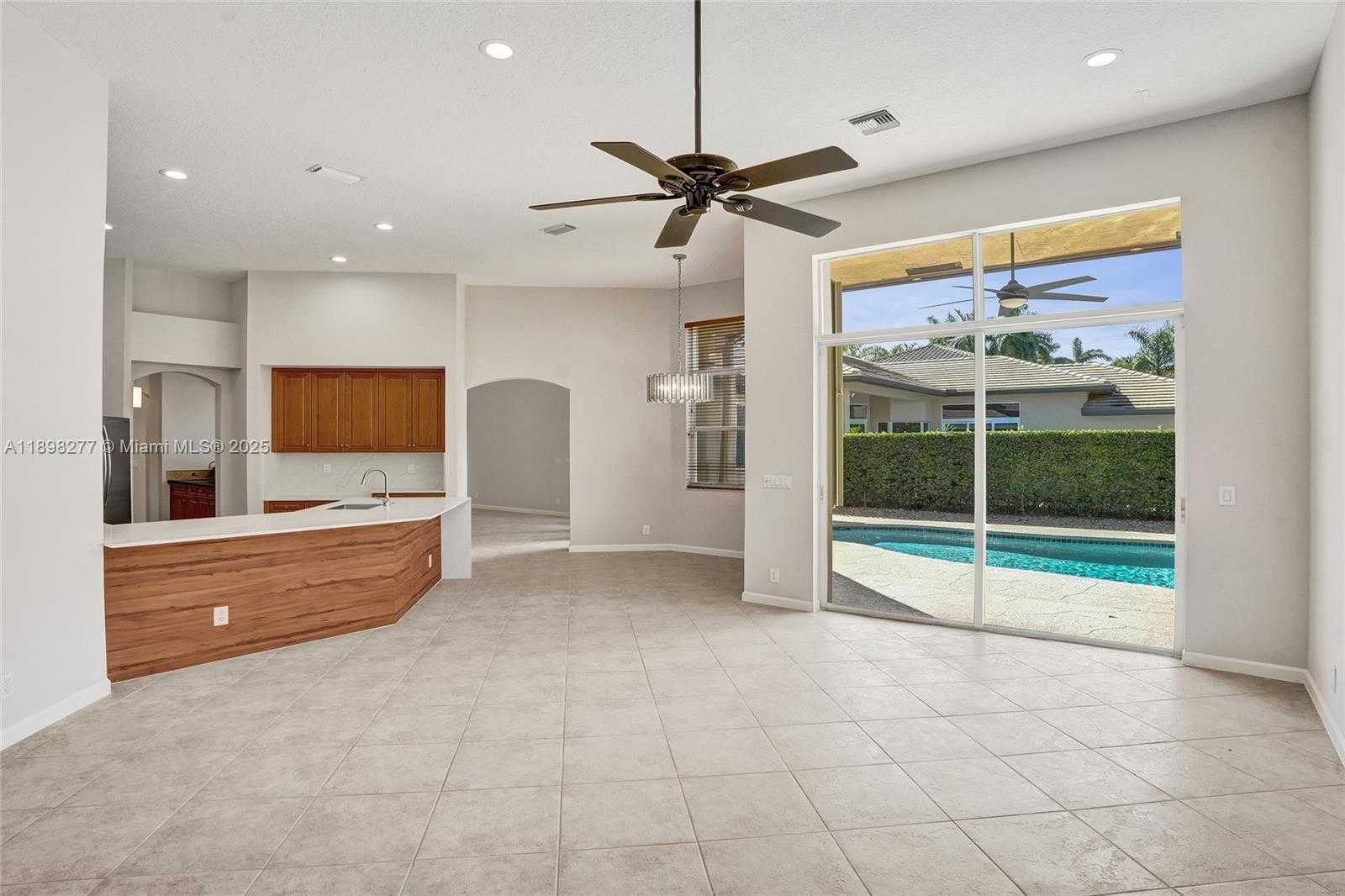 Small Image of 2553 JARDIN MNR, Weston Number 13