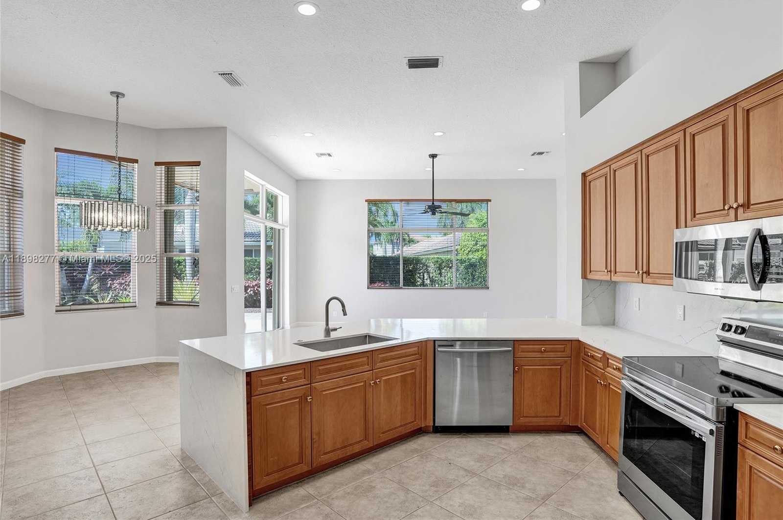 Small Image of 2553 JARDIN MNR, Weston Number 14