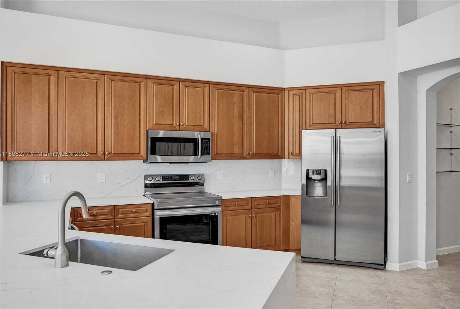 Small Image of 2553 JARDIN MNR, Weston Number 16