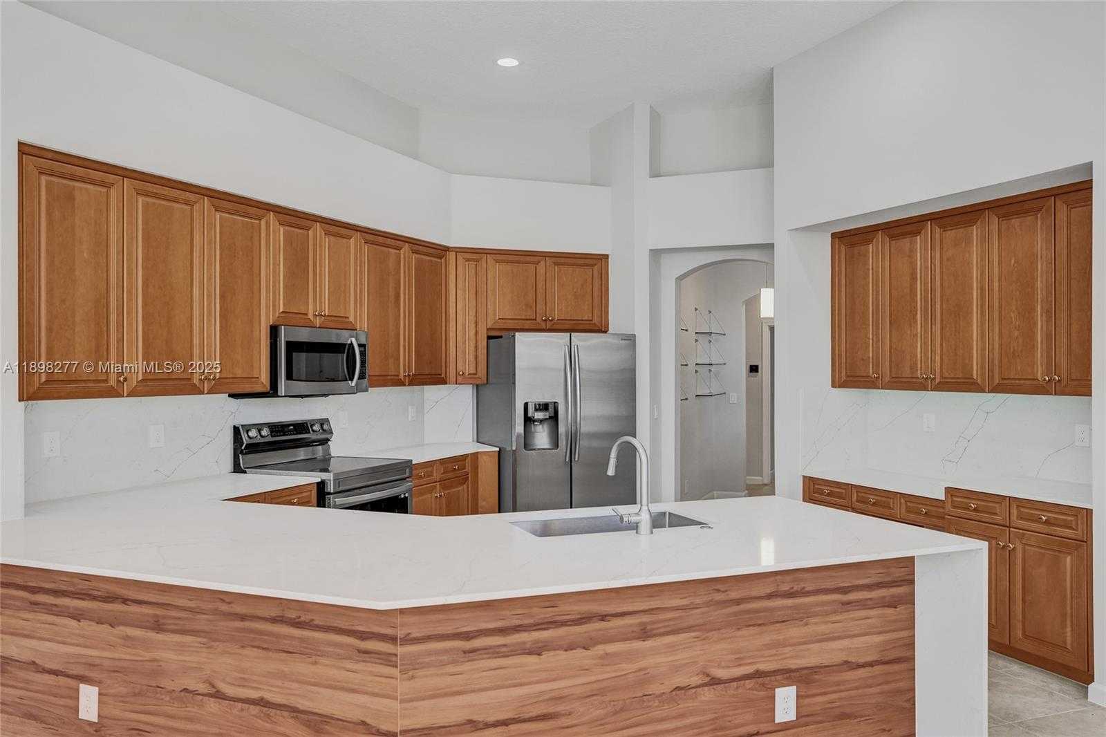 Small Image of 2553 JARDIN MNR, Weston Number 18