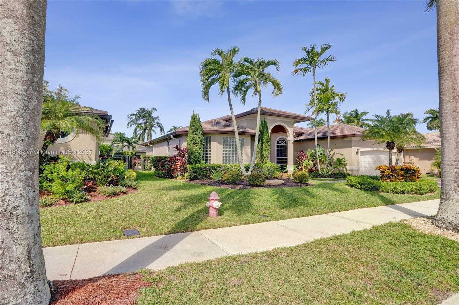 Small Image of 2553 JARDIN MNR, Weston Number 2