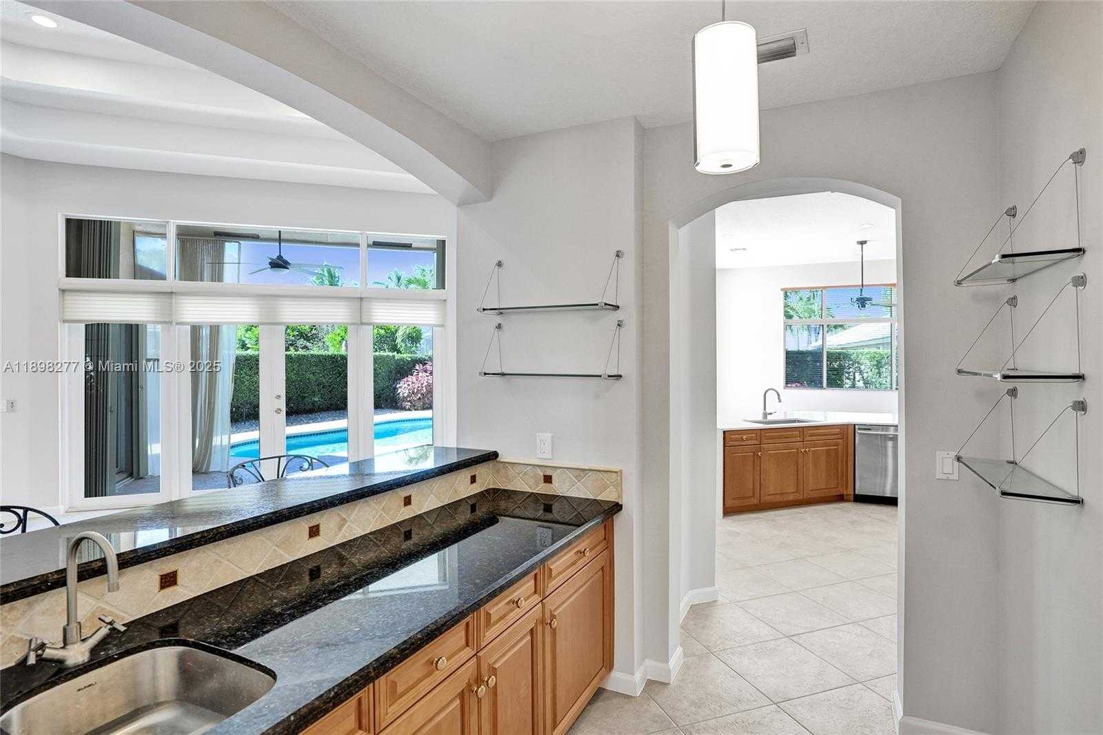 Small Image of 2553 JARDIN MNR, Weston Number 21