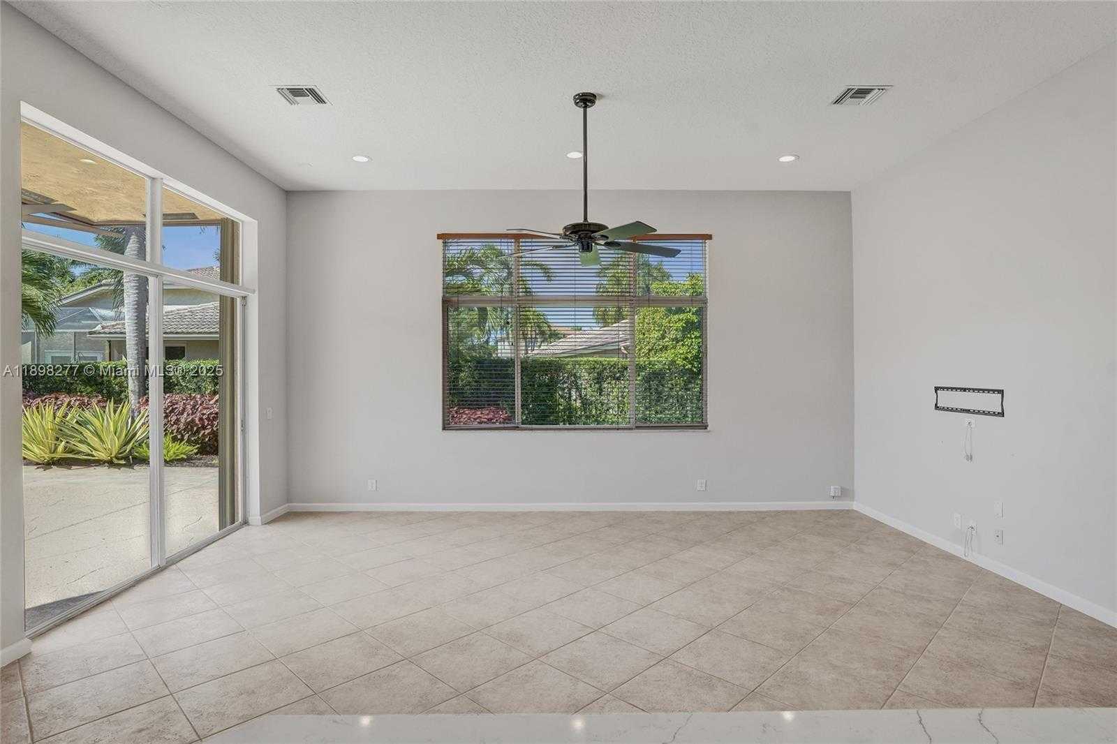 Small Image of 2553 JARDIN MNR, Weston Number 25