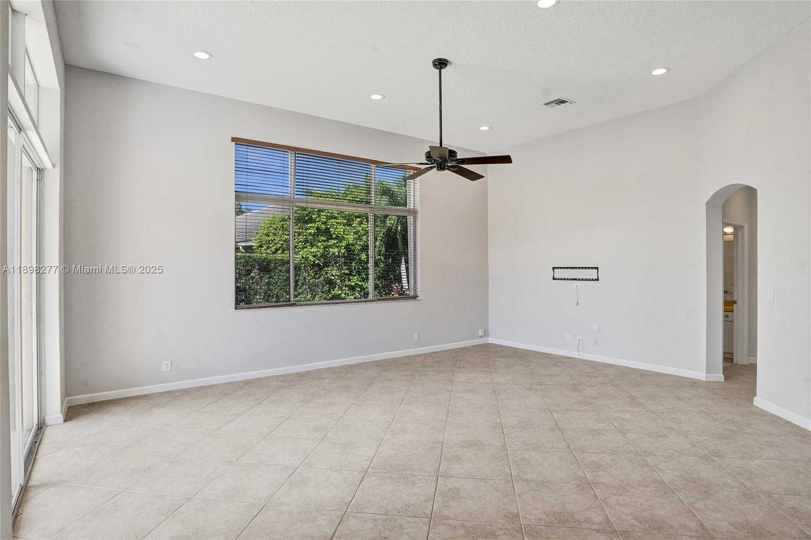 Small Image of 2553 JARDIN MNR, Weston Number 27
