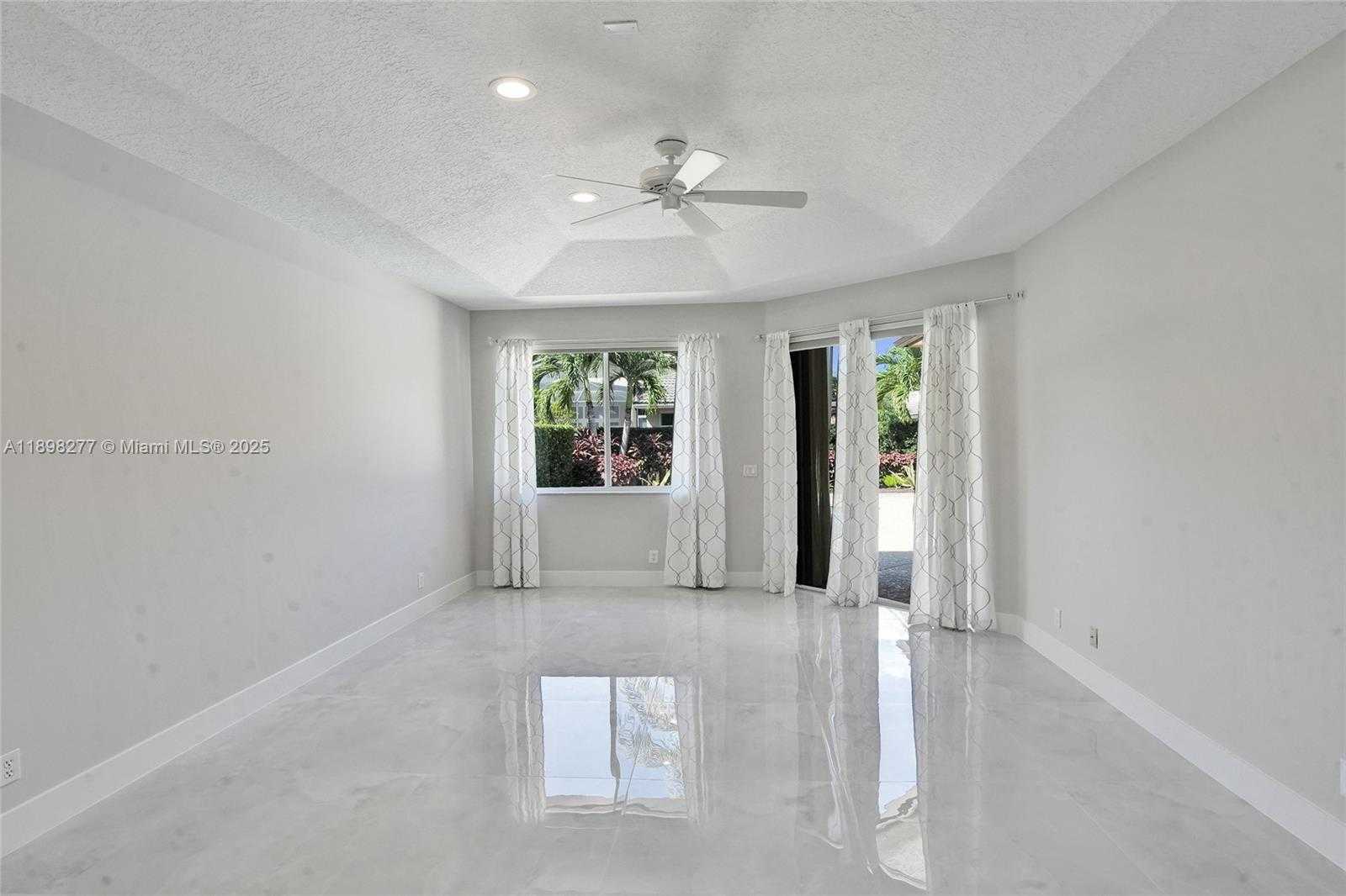 Small Image of 2553 JARDIN MNR, Weston Number 28