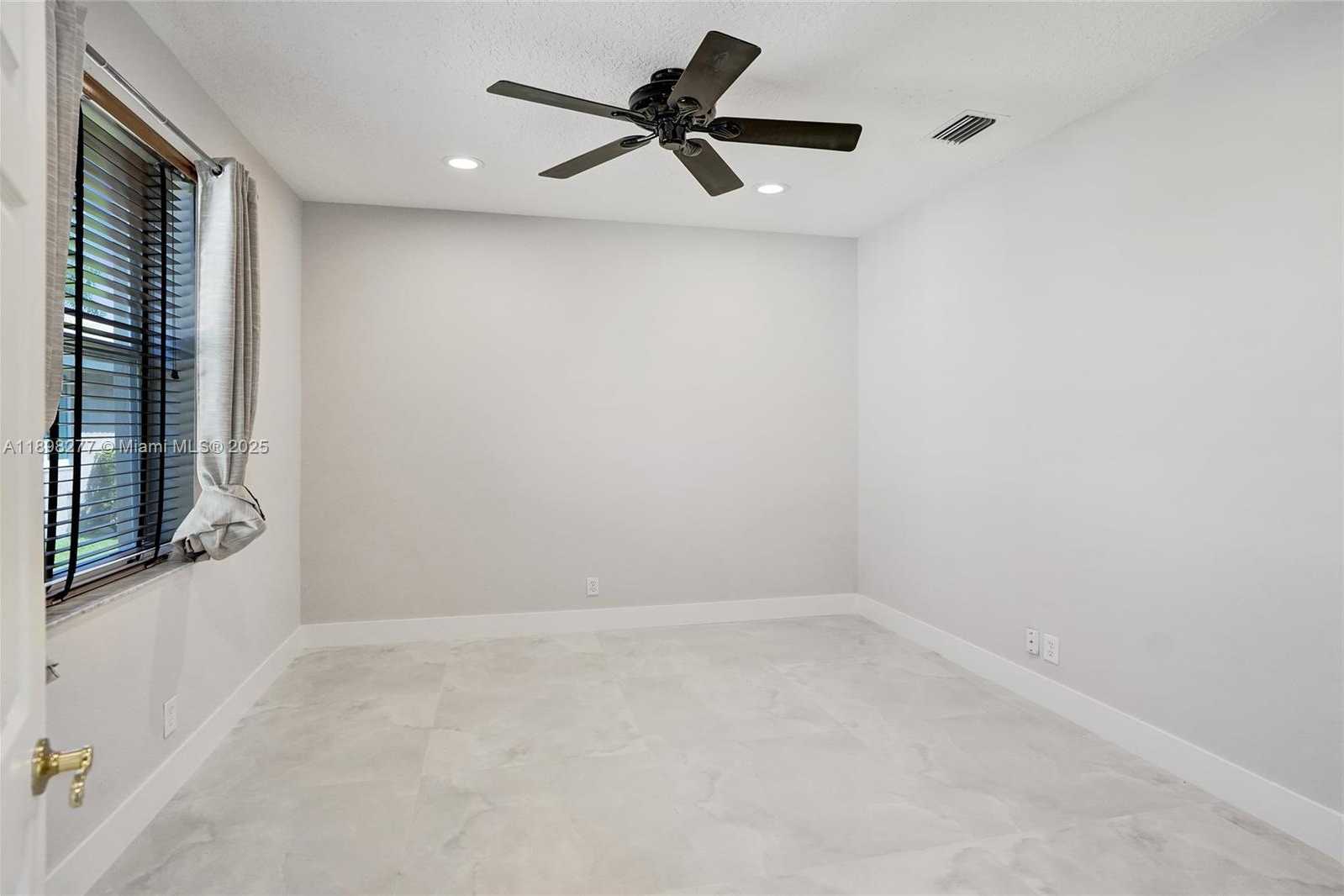 Small Image of 2553 JARDIN MNR, Weston Number 38