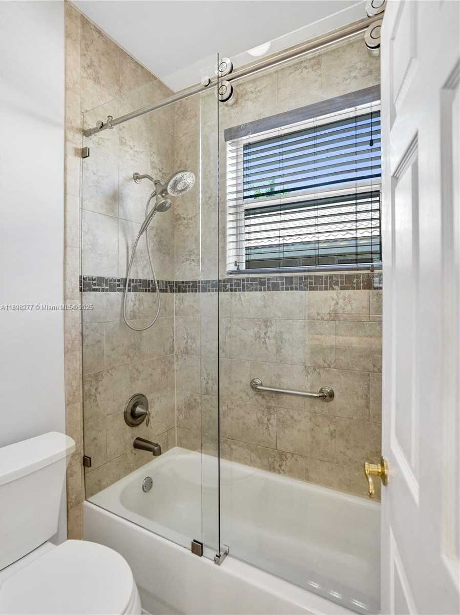 Small Image of 2553 JARDIN MNR, Weston Number 42