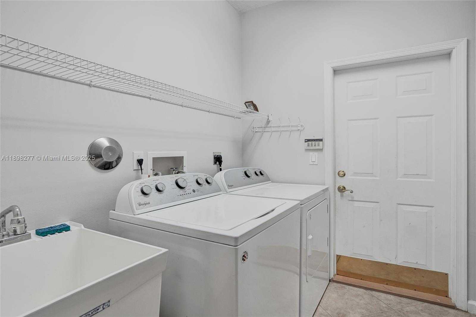 Small Image of 2553 JARDIN MNR, Weston Number 46