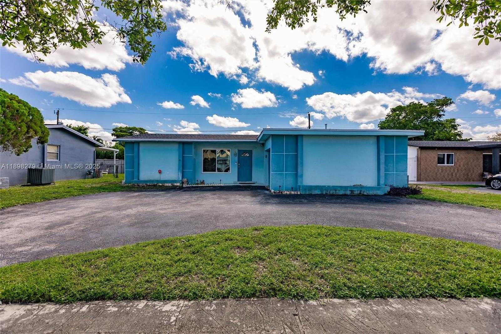 Small Image of 8480 NORTH WEST 29TH ST, Sunrise Number 2