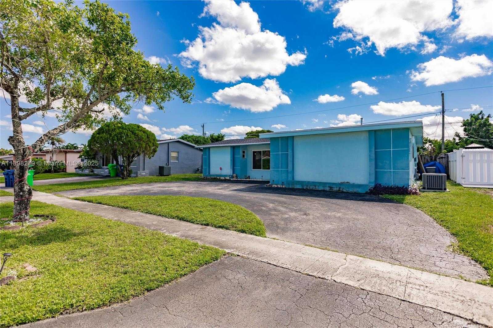 Small Image of 8480 NORTH WEST 29TH ST, Sunrise Number 3