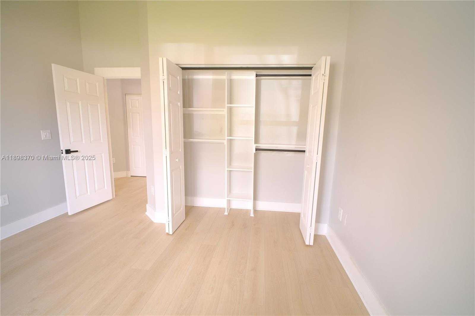 Small Image of 13026 HAMPTON LAKES CIR, Boynton Beach Number 18