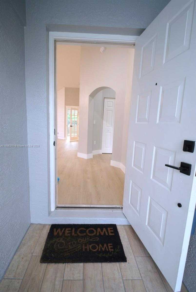 Small Image of 13026 HAMPTON LAKES CIR, Boynton Beach Number 23