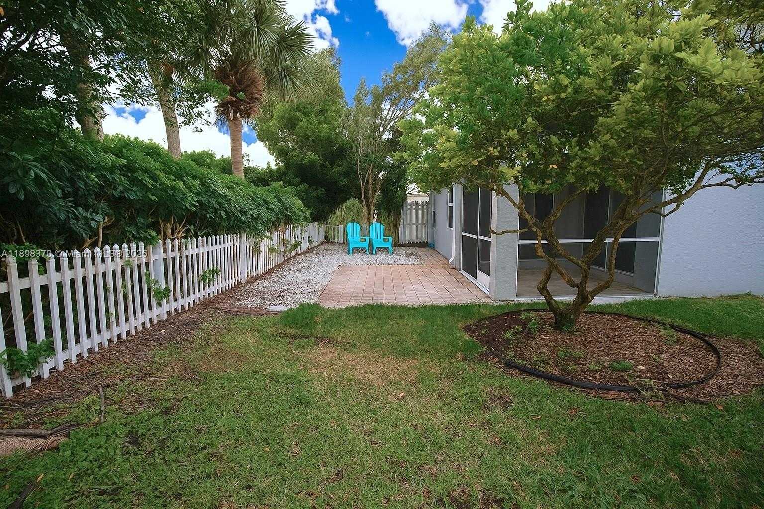 Small Image of 13026 HAMPTON LAKES CIR, Boynton Beach Number 27