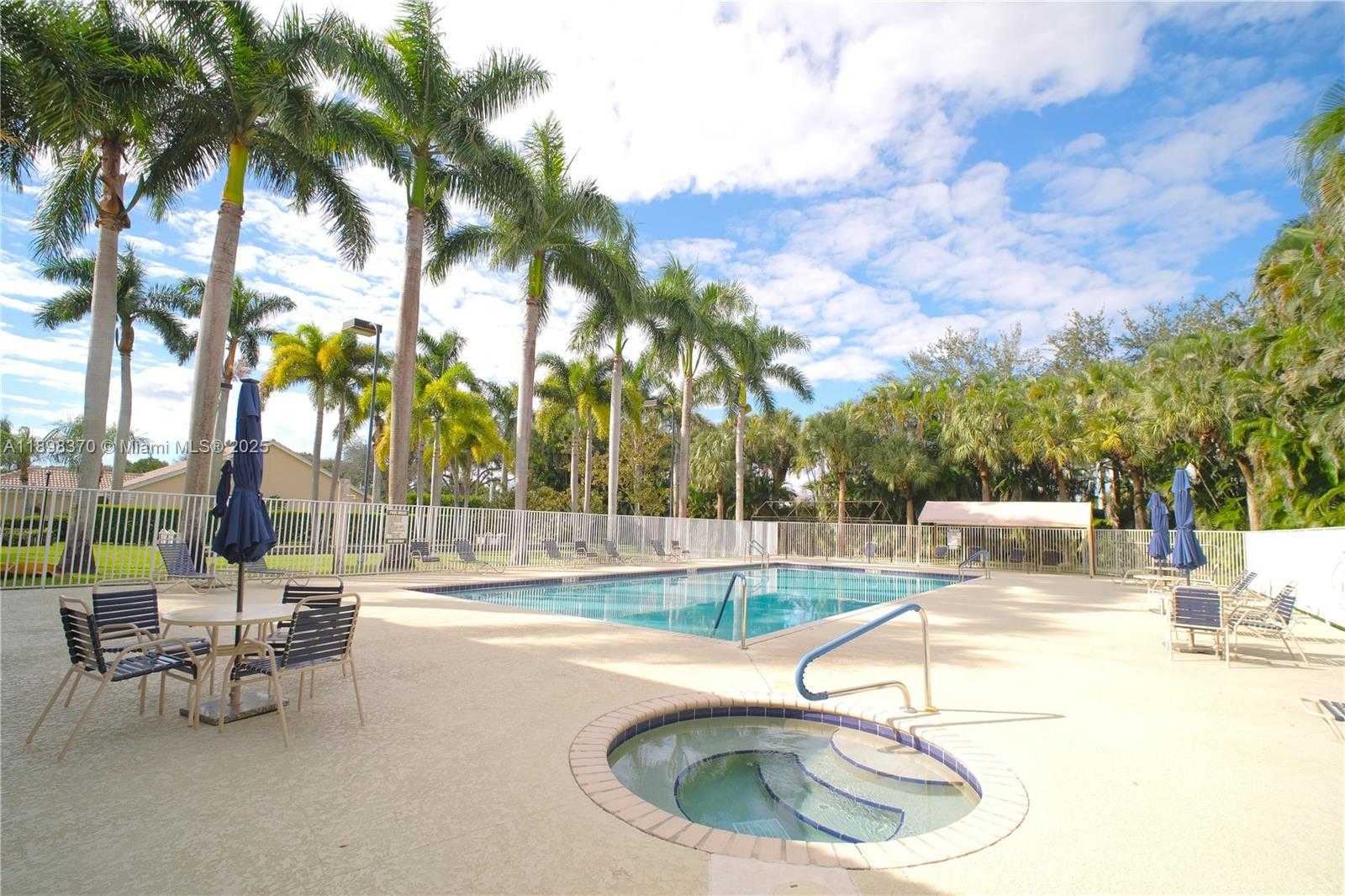 Small Image of 13026 HAMPTON LAKES CIR, Boynton Beach Number 35