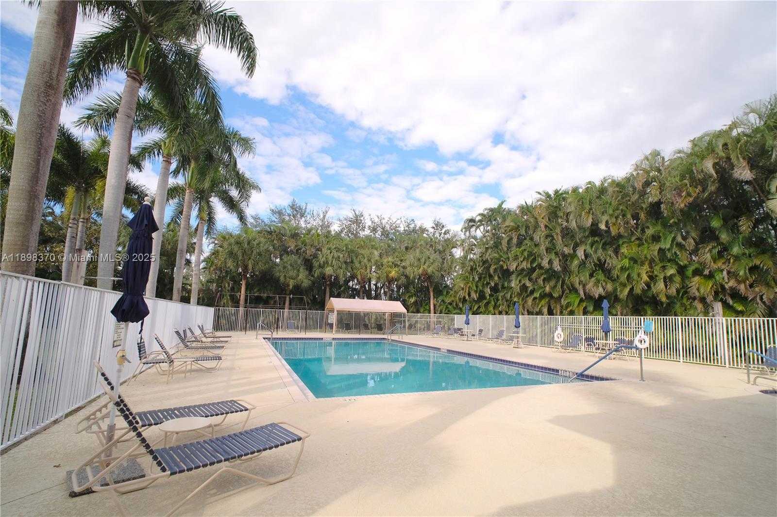 Small Image of 13026 HAMPTON LAKES CIR, Boynton Beach Number 36