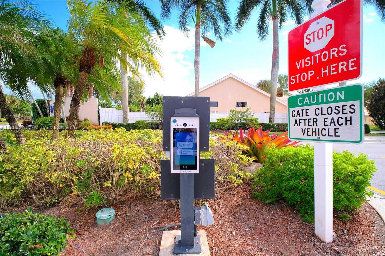 Small Image of 13026 HAMPTON LAKES CIR, Boynton Beach Number 38