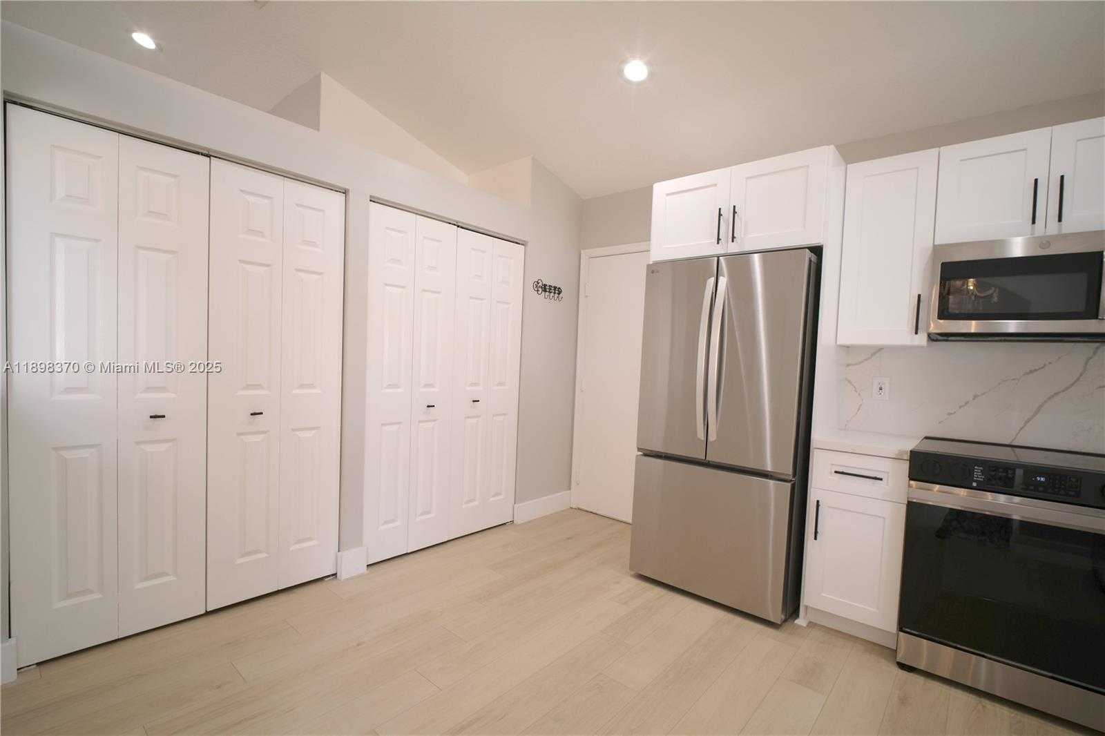 Small Image of 13026 HAMPTON LAKES CIR, Boynton Beach Number 7