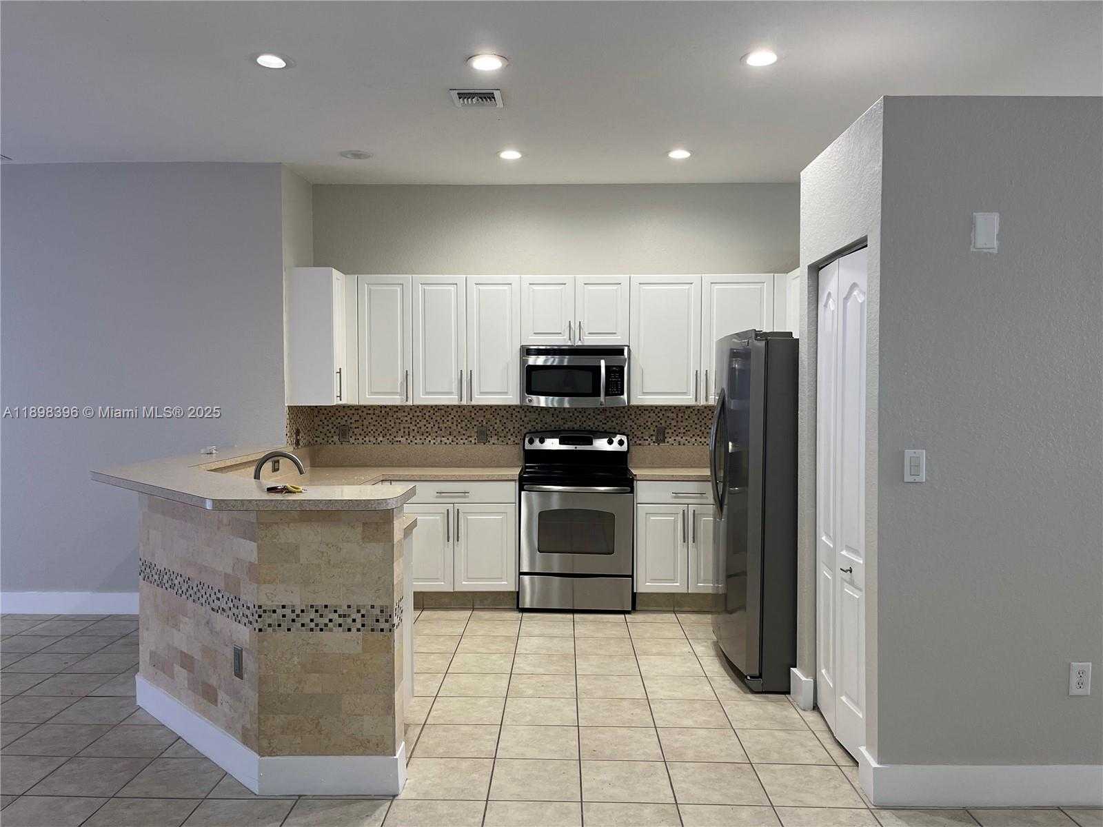 Small Image of 15205 SOUTH WEST 13TH TER, Miami Number 8