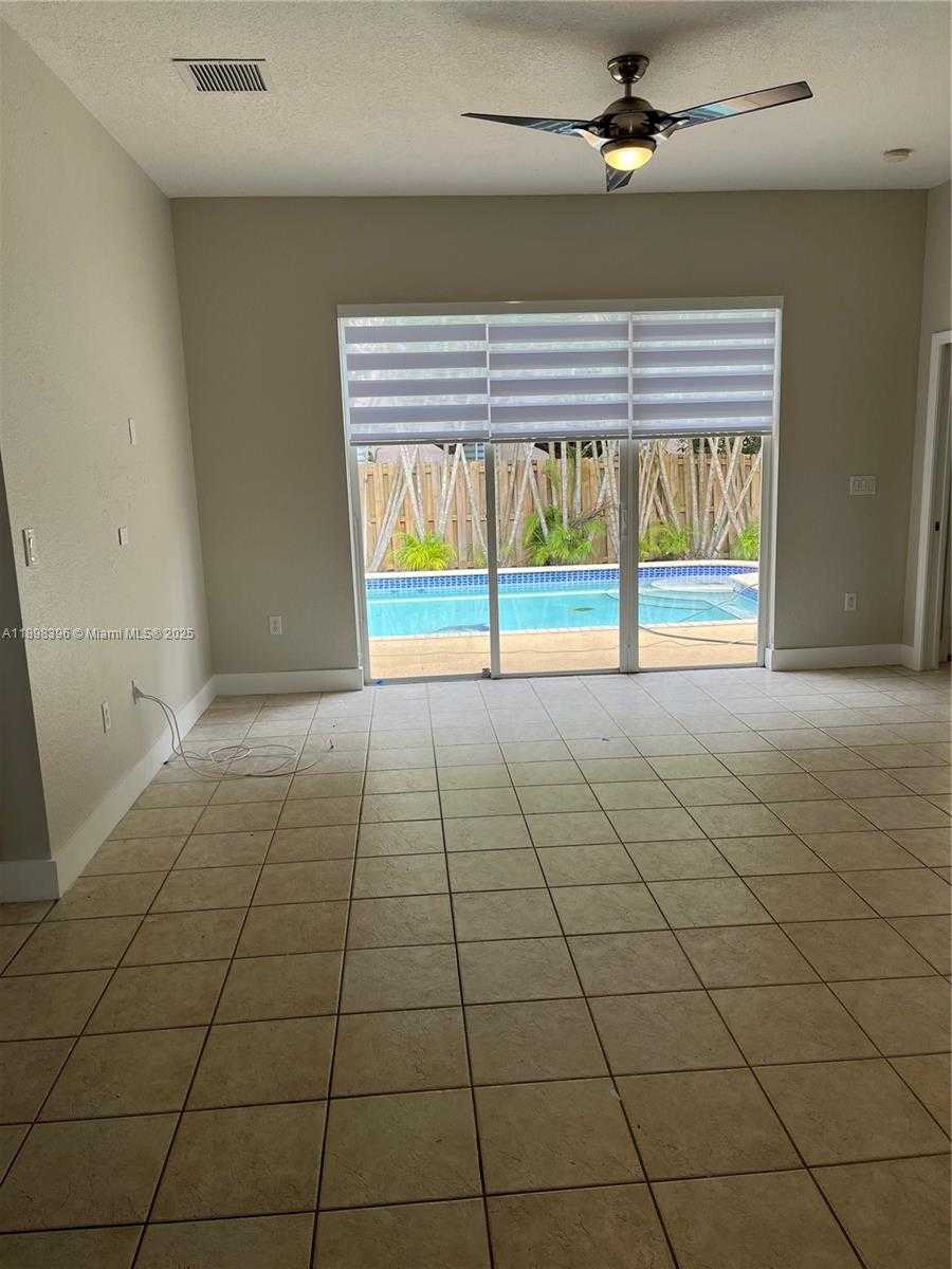 Small Image of 15205 SOUTH WEST 13TH TER, Miami Number 9
