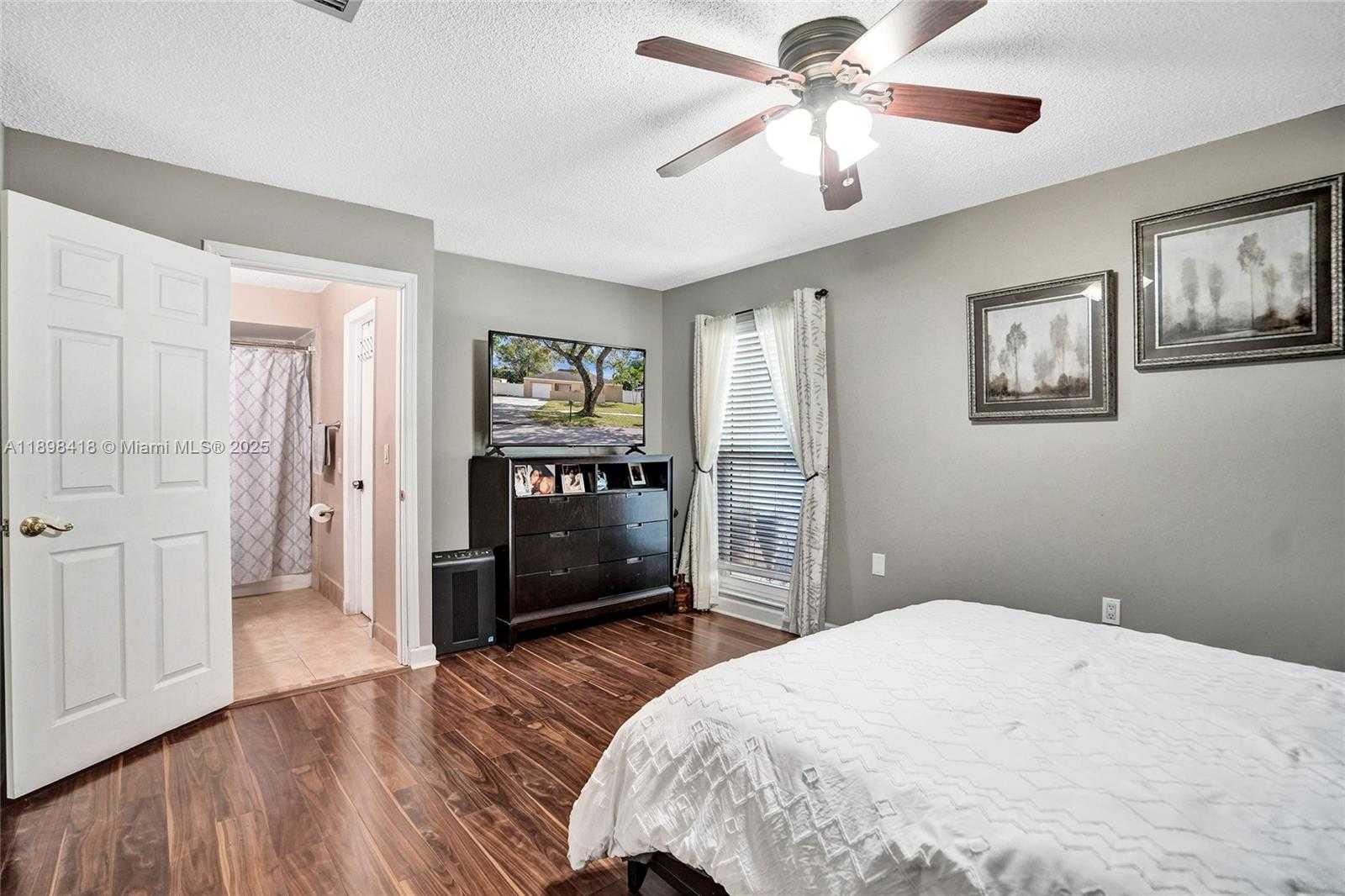 Small Image of 9440 SOUTH WEST 49TH PL, Cooper City Number 40
