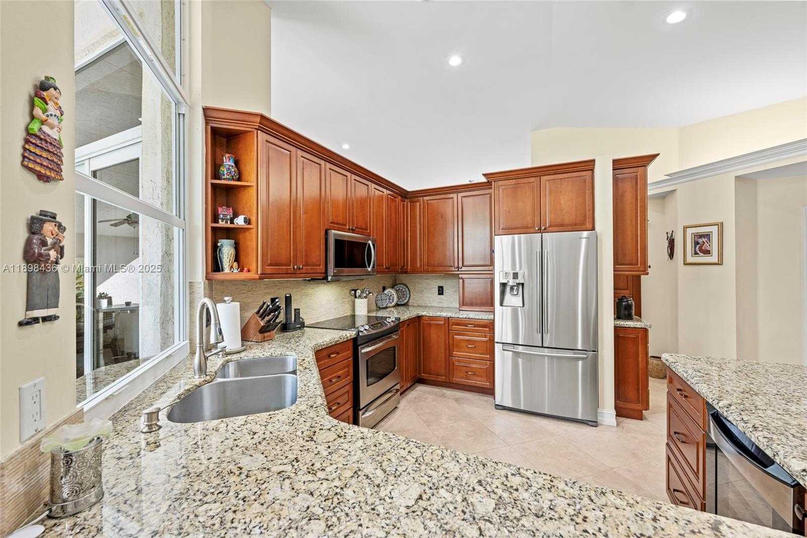 Small Image of 985 SPOONBILL CIR, Weston Number 15