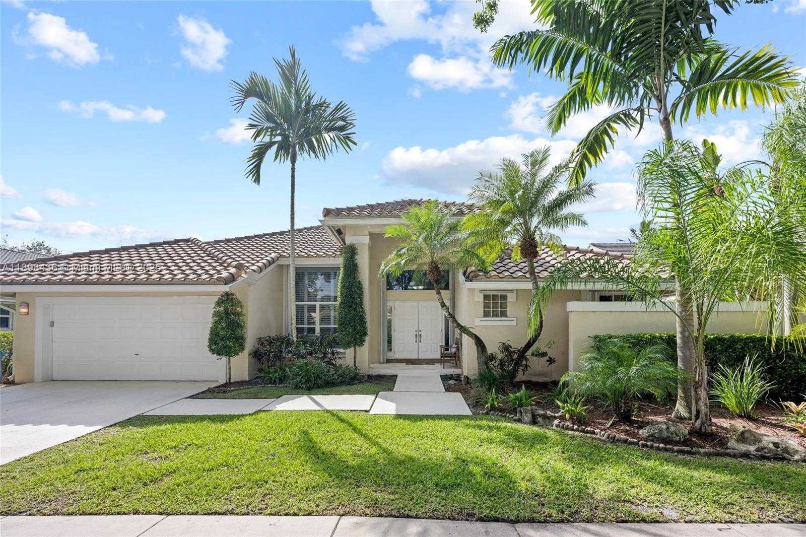 Small Image of 985 SPOONBILL CIR, Weston Number 2