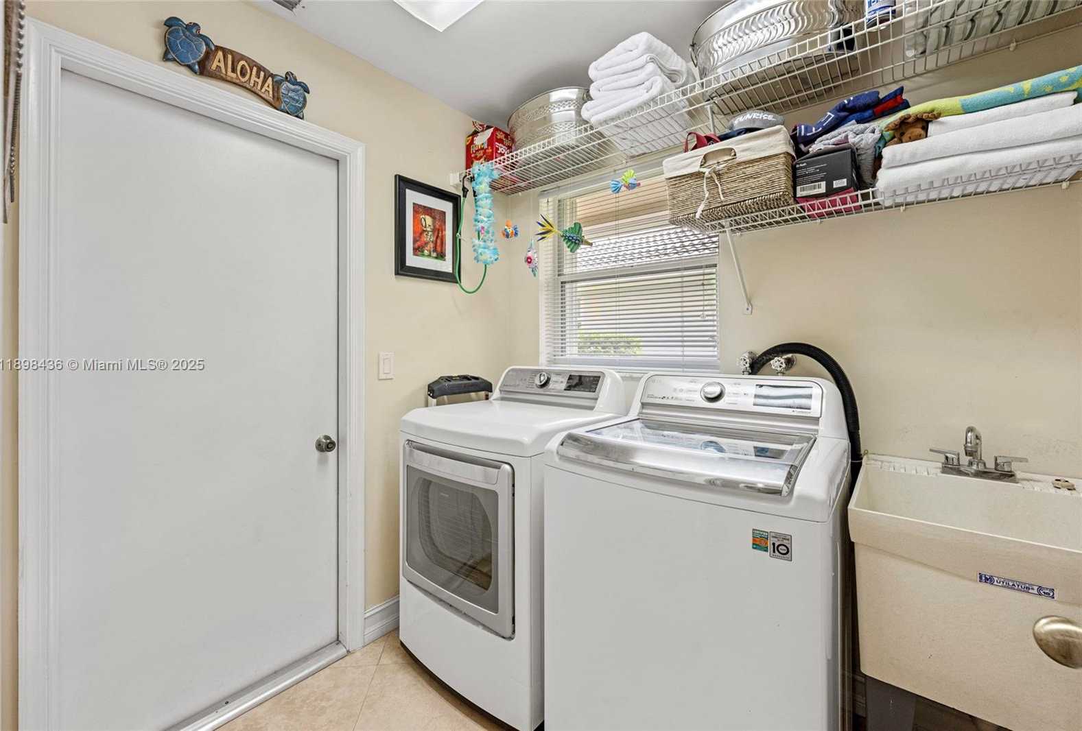 Small Image of 985 SPOONBILL CIR, Weston Number 26