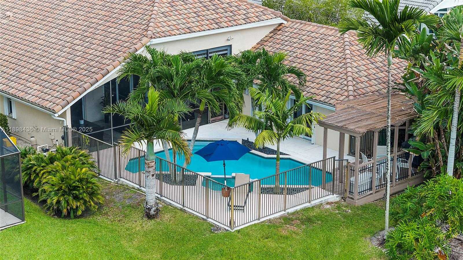 Small Image of 985 SPOONBILL CIR, Weston Number 3