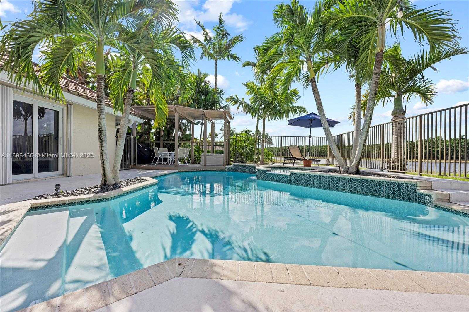 Small Image of 985 SPOONBILL CIR, Weston Number 30