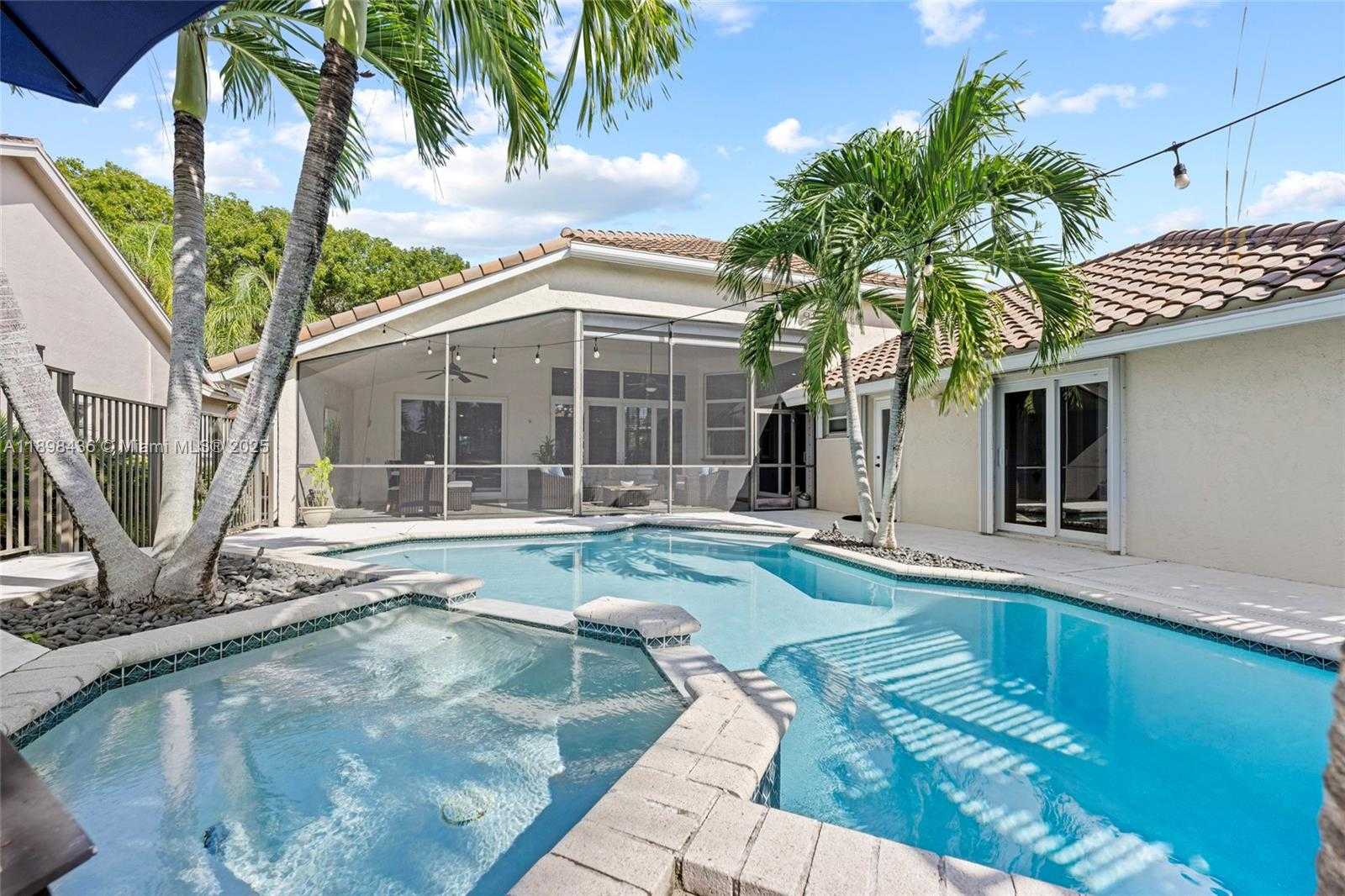 Small Image of 985 SPOONBILL CIR, Weston Number 33