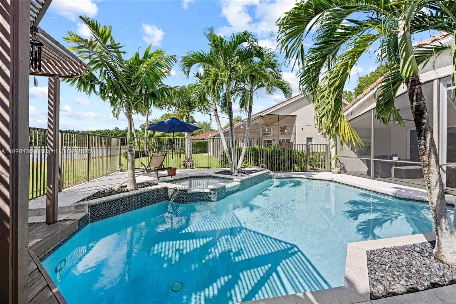 Small Image of 985 SPOONBILL CIR, Weston Number 34