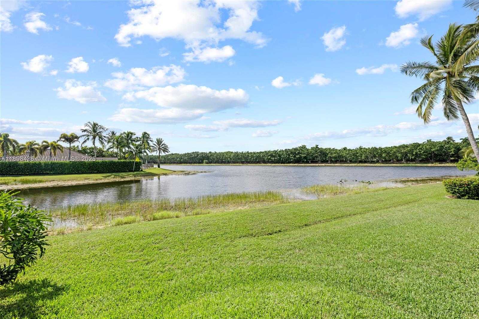 Small Image of 985 SPOONBILL CIR, Weston Number 35