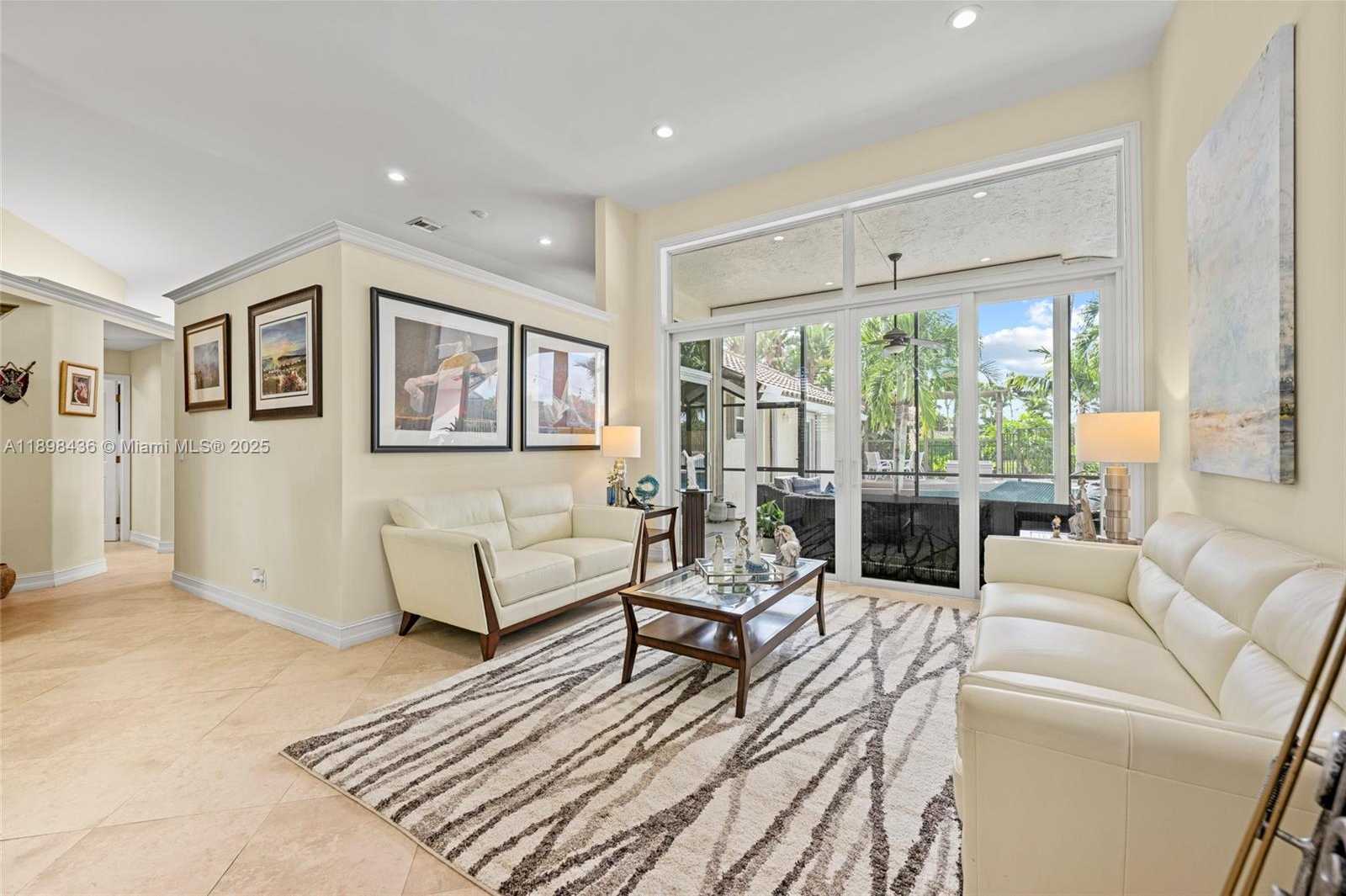 Small Image of 985 SPOONBILL CIR, Weston Number 4