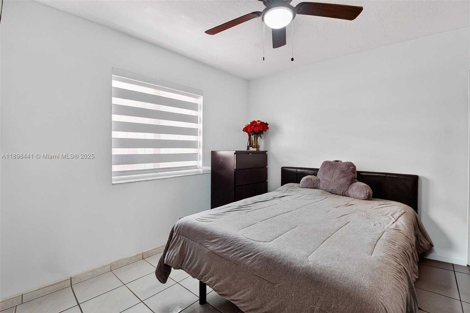 Small Image of 7645 WEST 34 LN, Hialeah Number 10