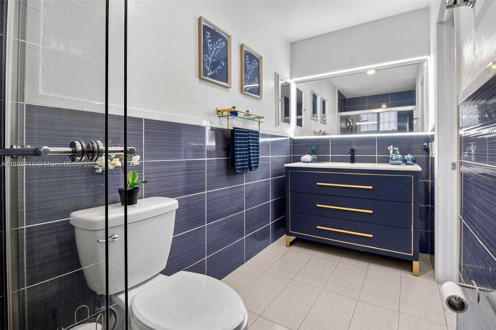 Small Image of 7645 WEST 34 LN, Hialeah Number 18