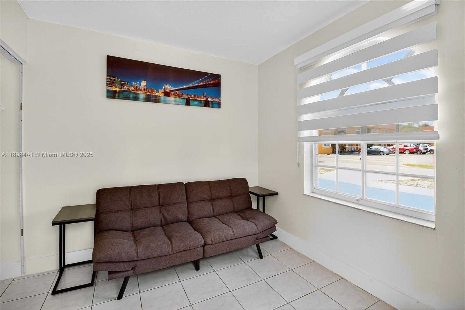 Small Image of 7645 WEST 34 LN, Hialeah Number 20