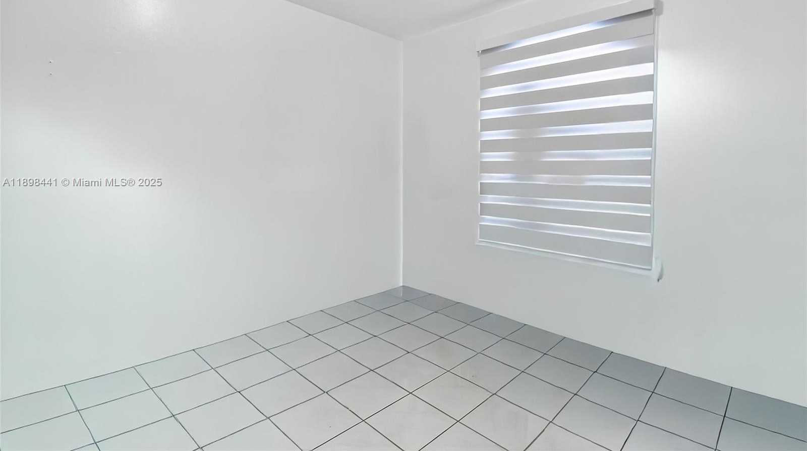 Small Image of 7645 WEST 34 LN, Hialeah Number 5
