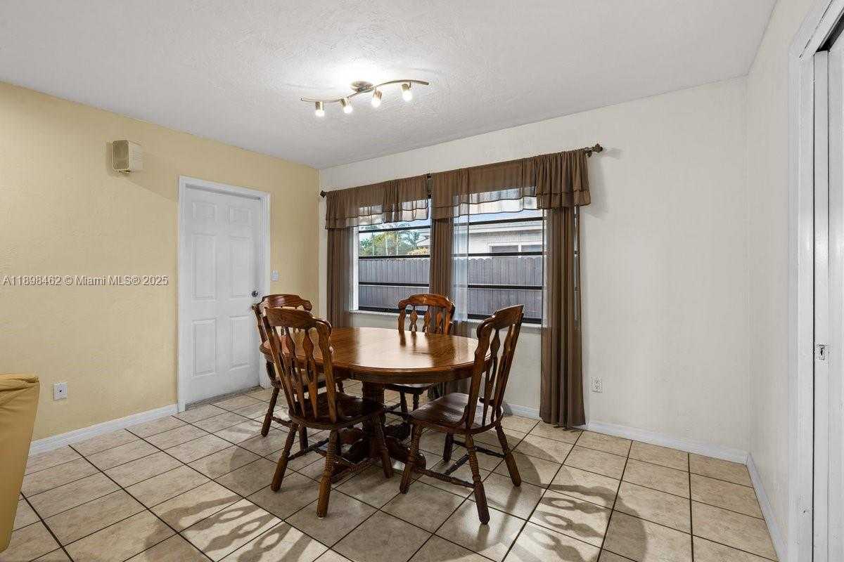 Small Image of 9817 SOUTH WEST 194TH ST, Cutler Bay Number 10